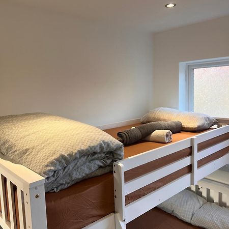 1 Bedroom & Bathroom Dorney Zewnętrze zdjęcie