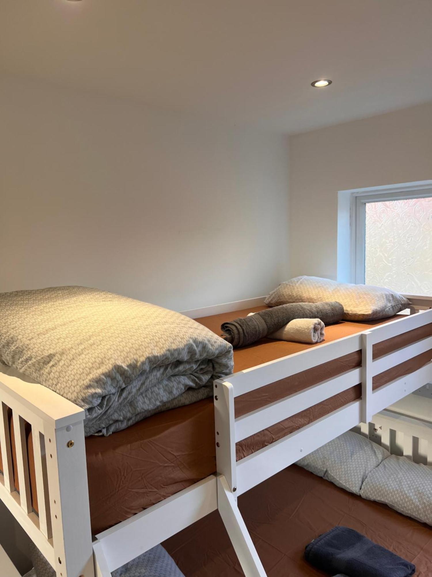 1 Bedroom & Bathroom Dorney Zewnętrze zdjęcie
