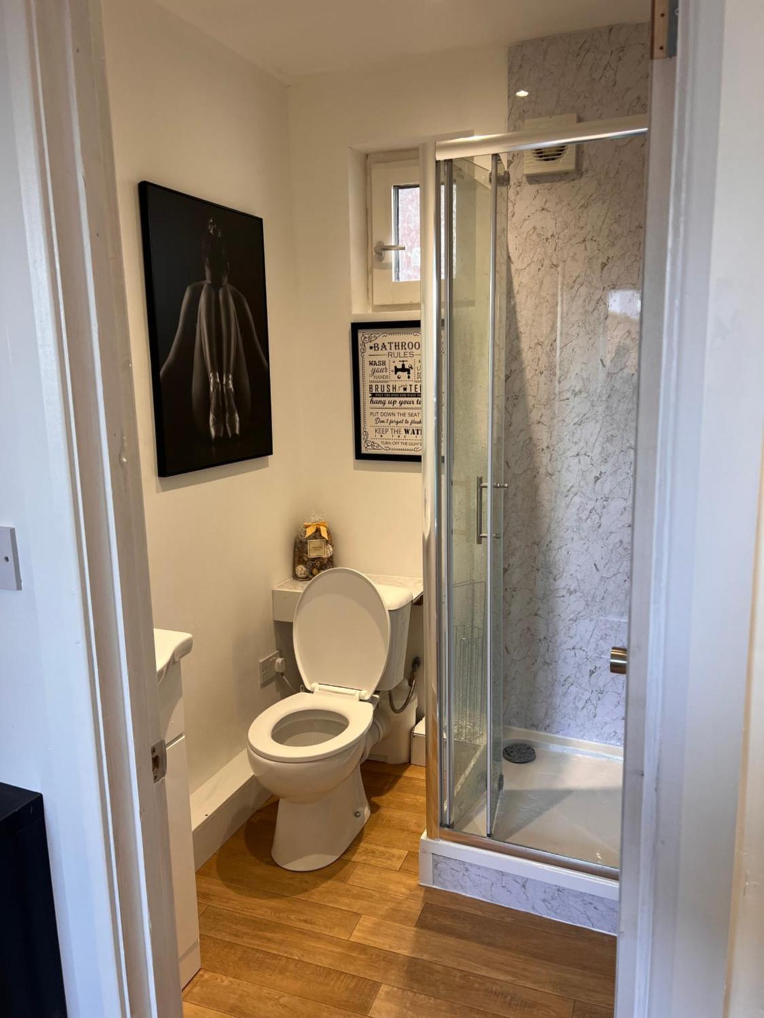 1 Bedroom & Bathroom Dorney Zewnętrze zdjęcie